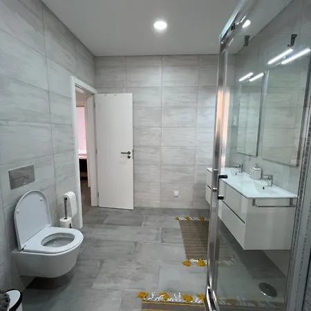 - Alda Do Mar Nazaré