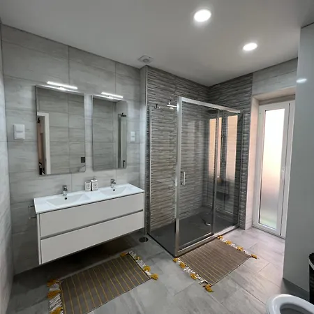 - Alda Do Mar * Nazaré