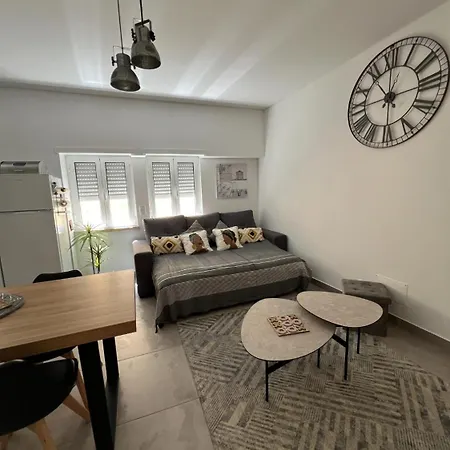 - Alda Do Mar Nazaré